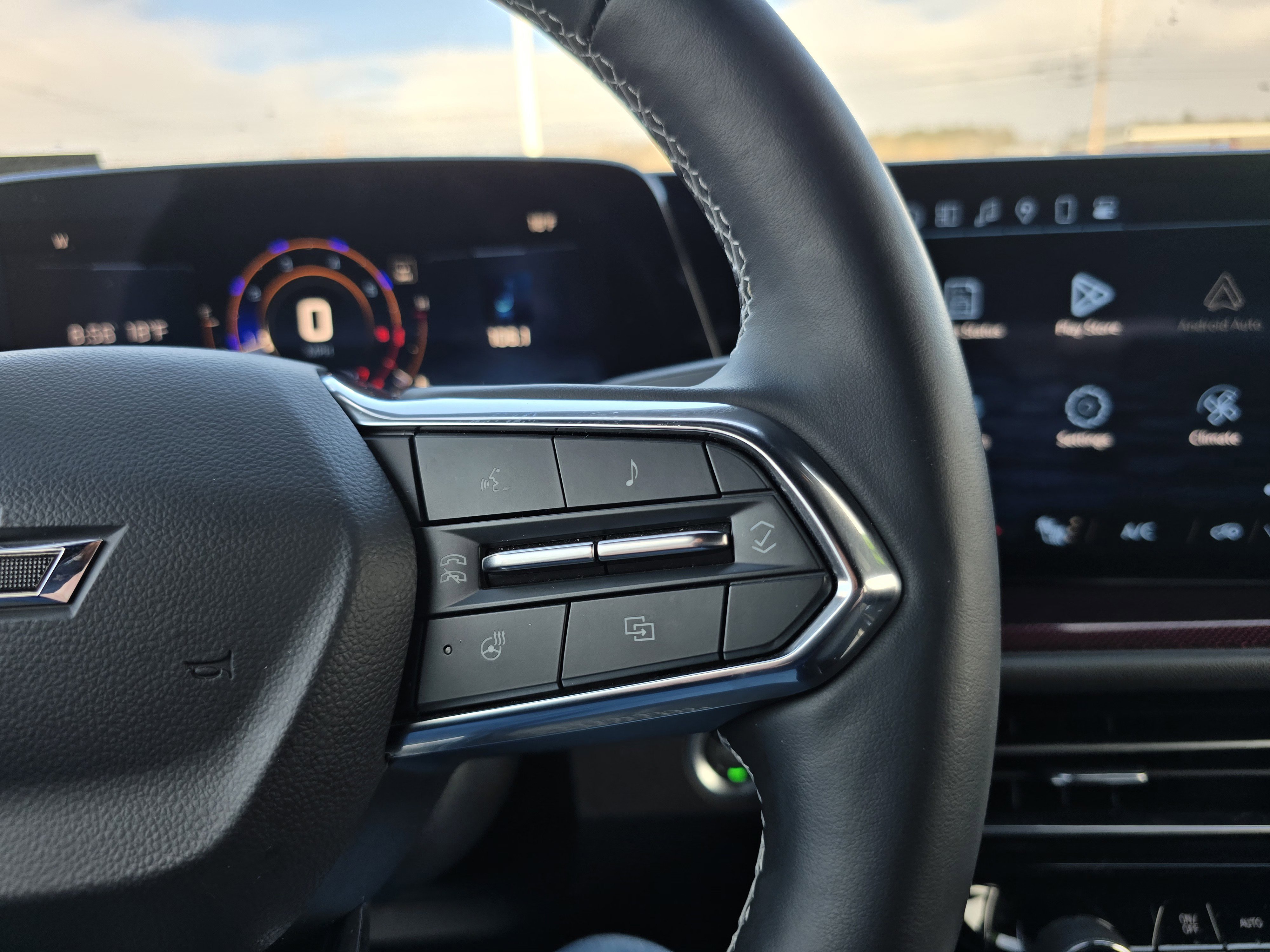 Used 2024 Chevrolet Traverse Z71 image 20