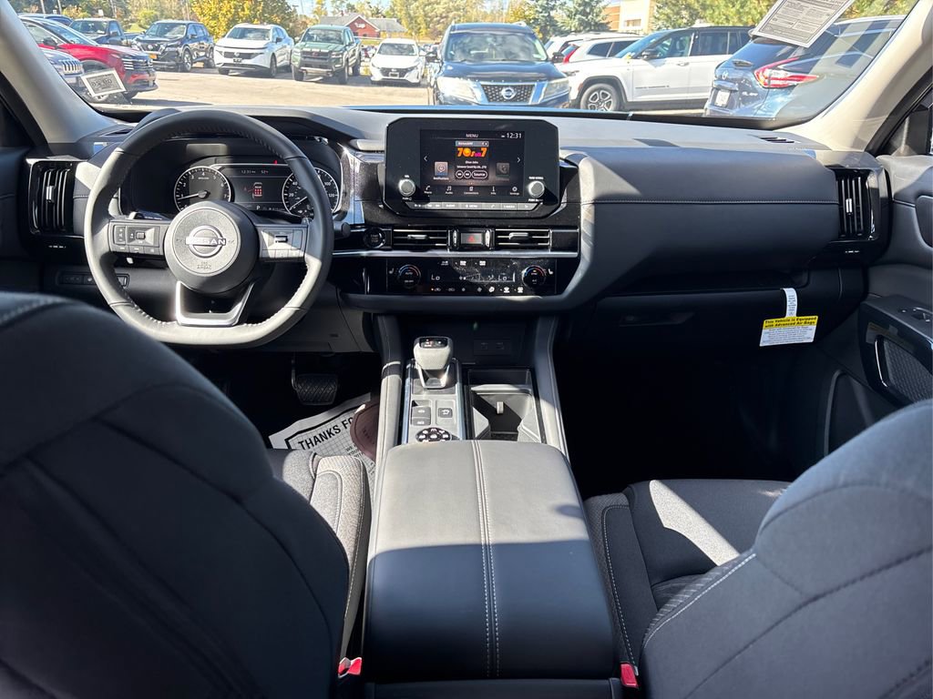 New 2025 Nissan Pathfinder SV w/ Black Appearance Package image 21