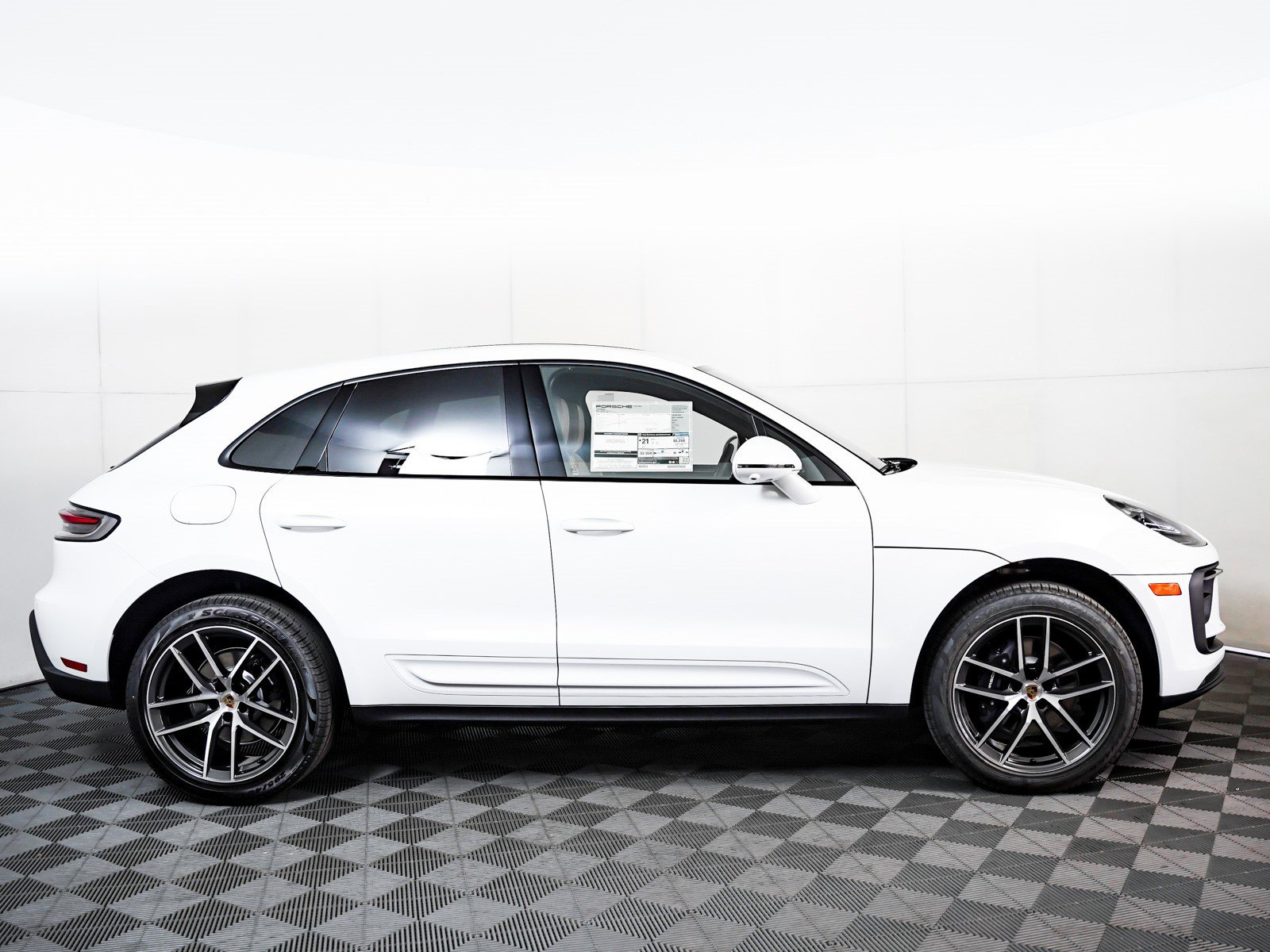 New 2026 Porsche Macan image 9