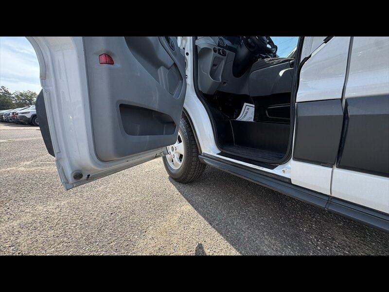 Used 2018 Ford Transit 150 XLT RWD image 10
