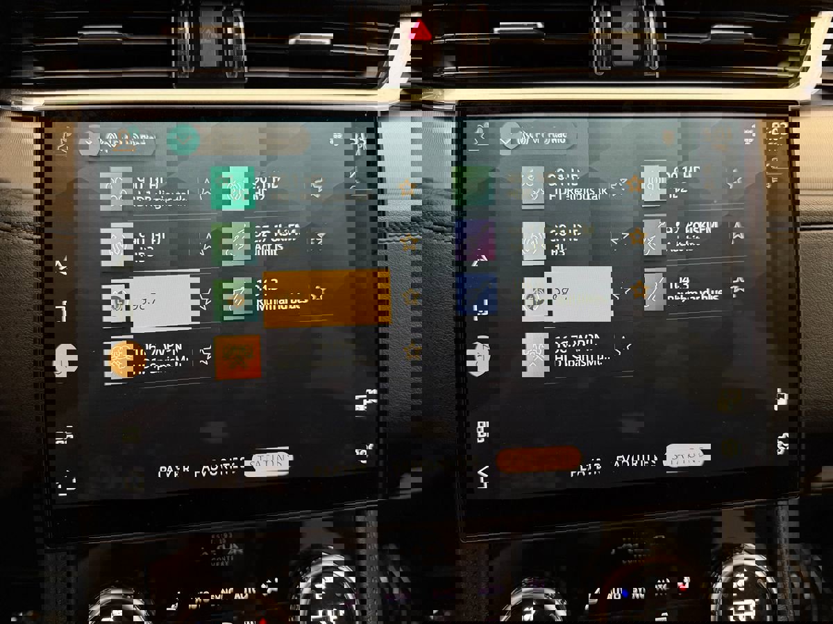 Used 2022 Jaguar F-PACE S image 37