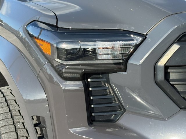 Used 2024 Toyota Tacoma TRD Sport w/ TRD Sport Upgrade Package RWD image 9