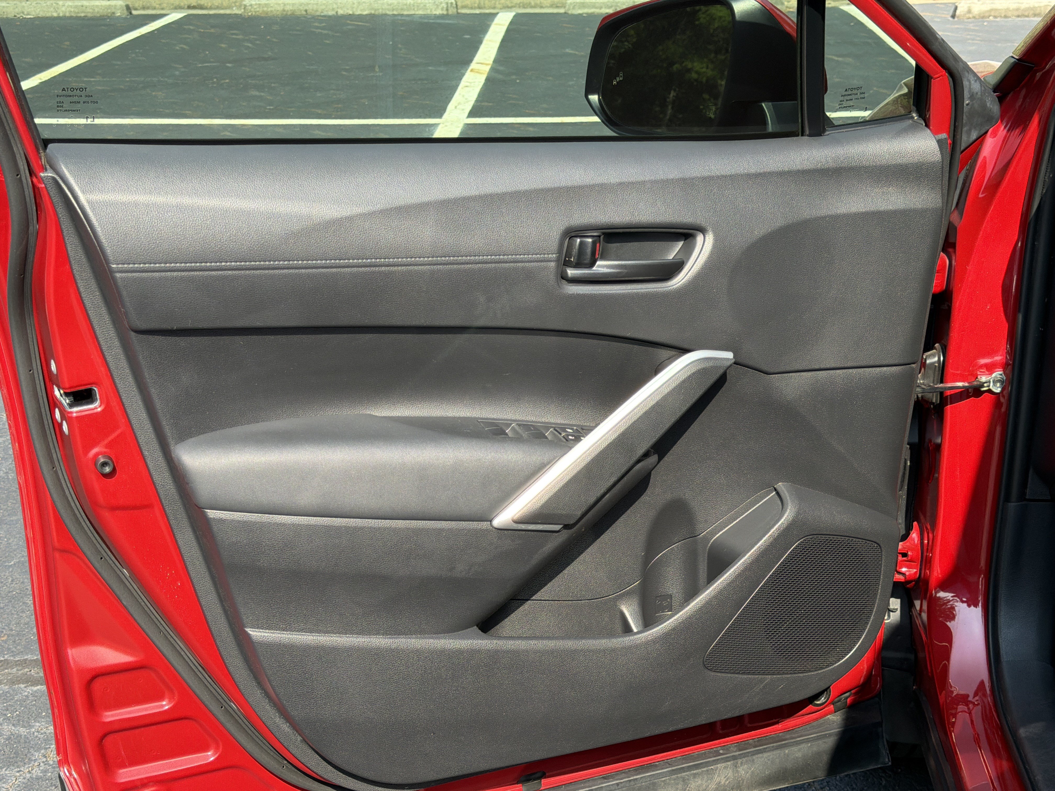 Used 2022 Toyota Corolla Cross LE w/ Moonroof Package FWD image 10