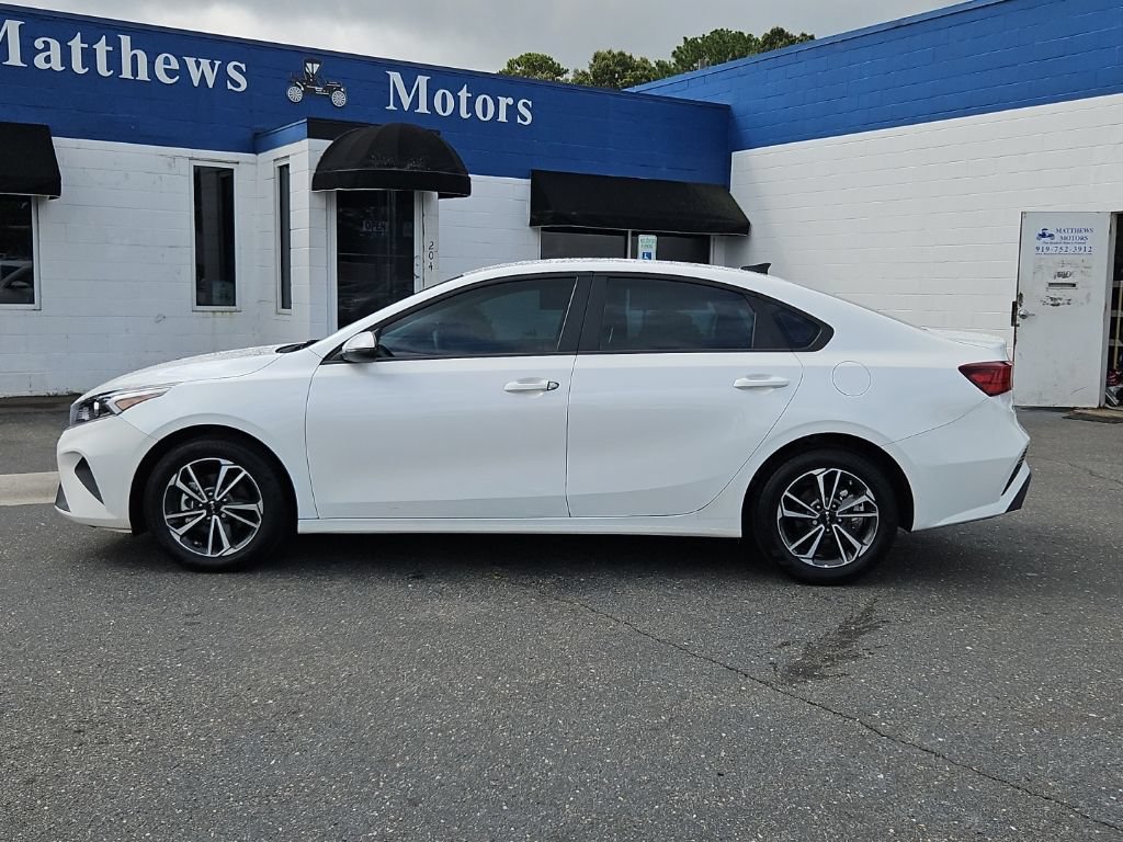 Used 2024 Kia Forte LXS w/ LXS Technology Package FWD image 4