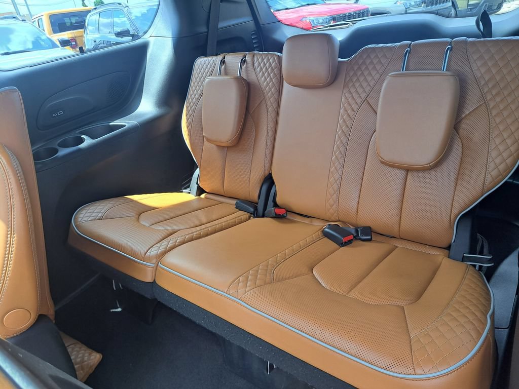 Certified 2022 Chrysler Pacifica Pinnacle FWD image 36