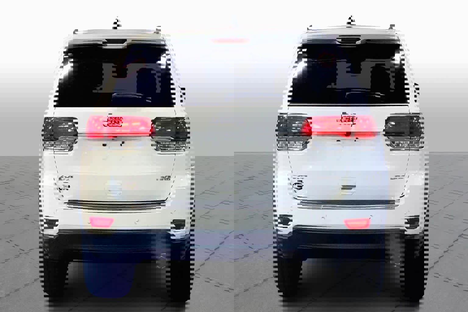 Used 2019 Jeep Grand Cherokee Limited w/ Luxury Group II image 4