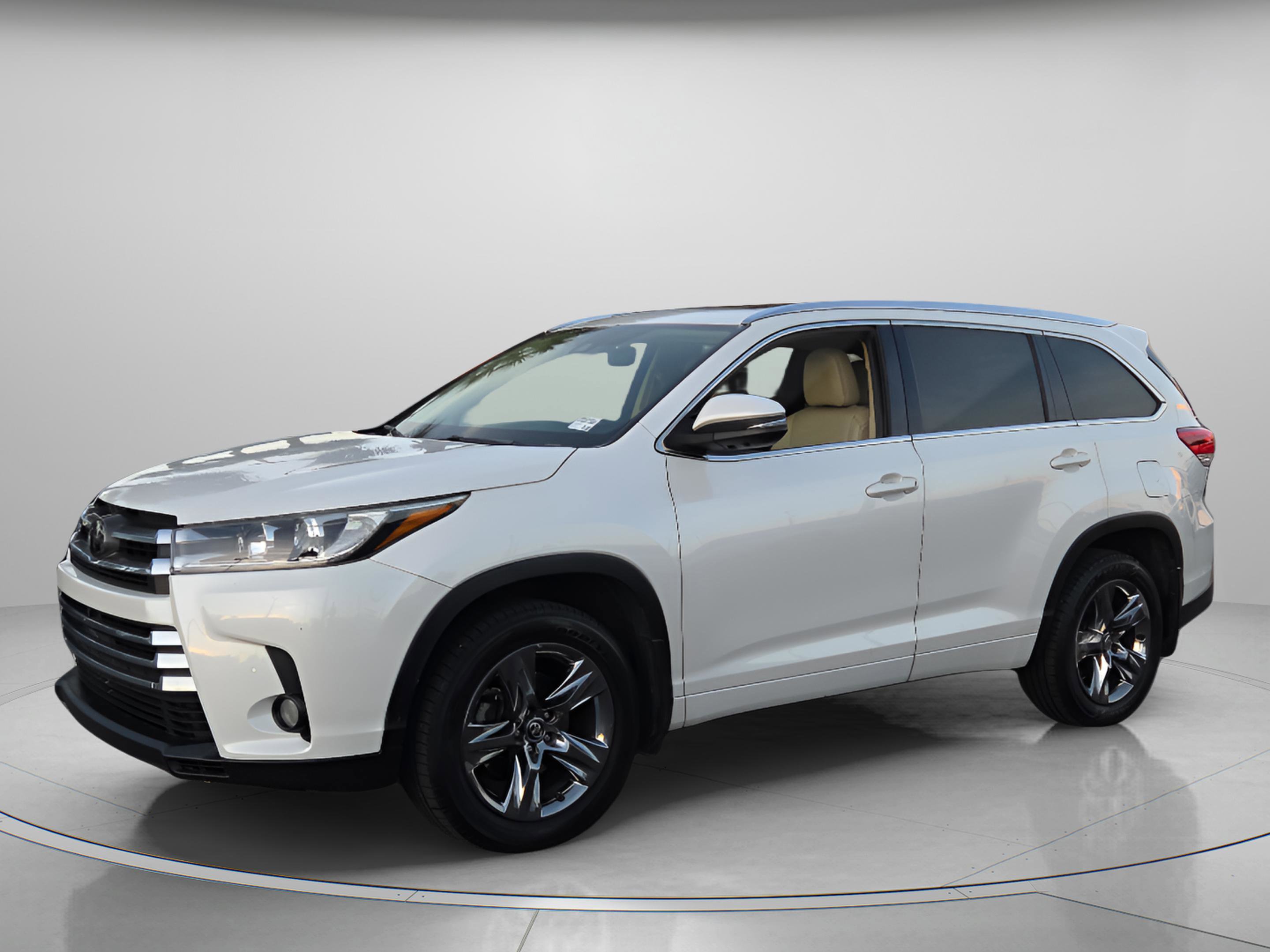 Used 2018 Toyota Highlander Limited Platinum image 2