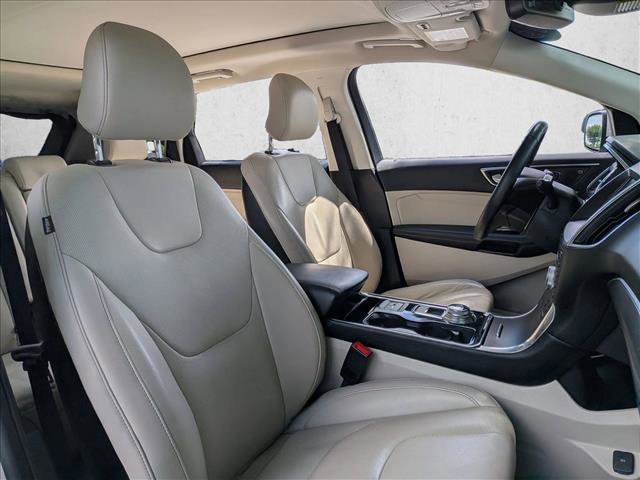 Used 2019 Ford Edge Titanium w/ Equipment Group 301A FWD image 19
