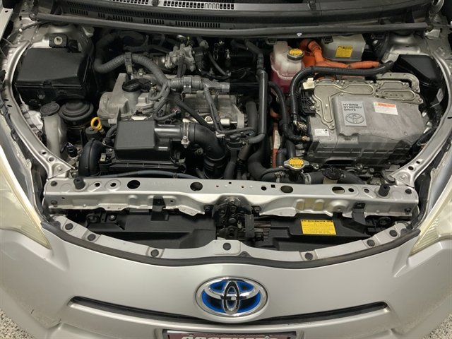 Used 2013 Toyota Prius C Three FWD image 9