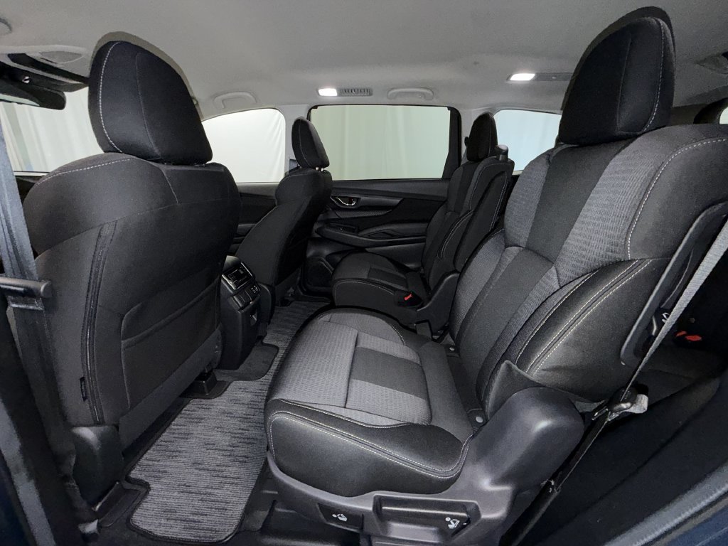 Used 2025 Subaru Ascent Premium AWD/4WD image 4