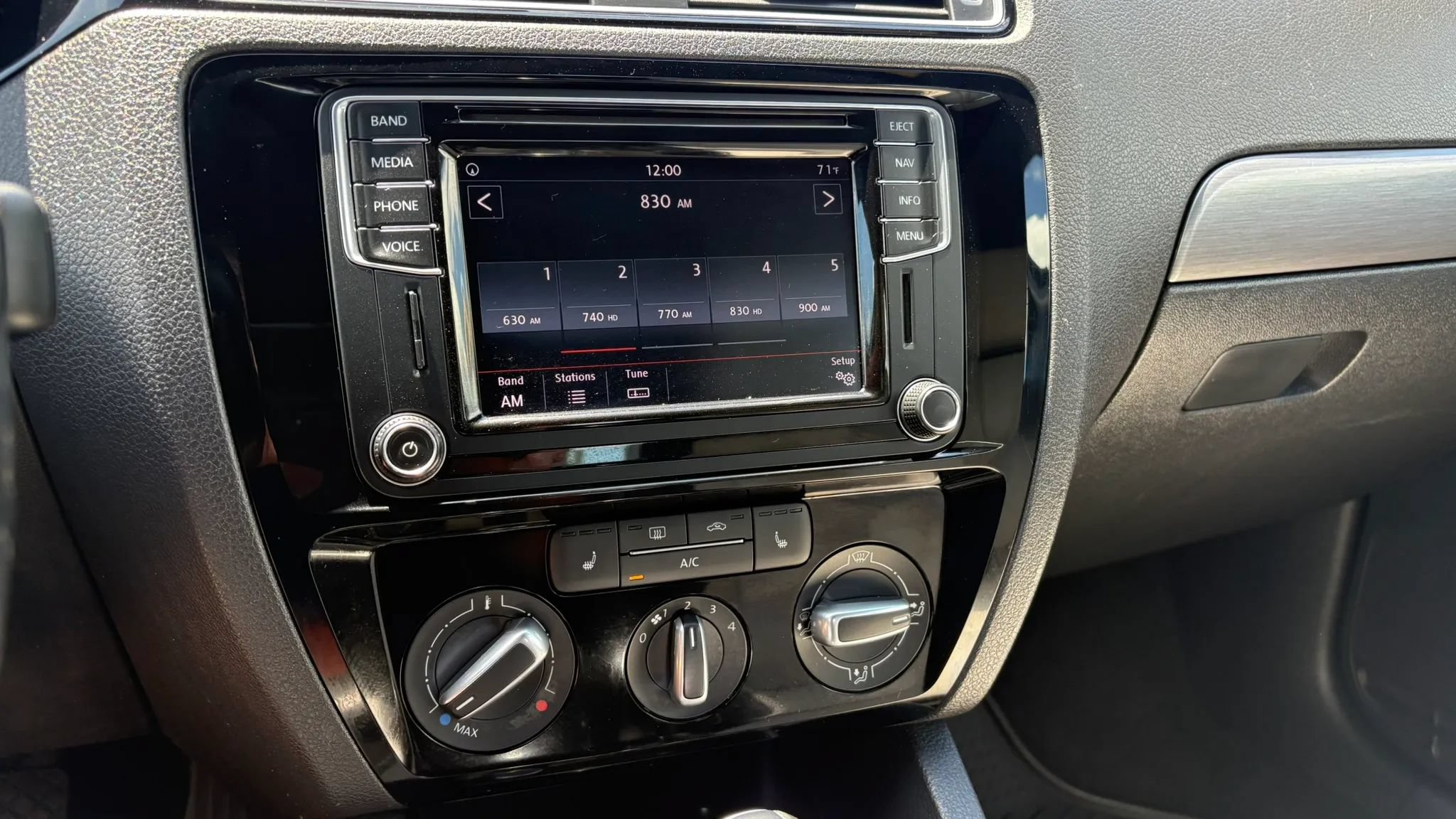 Used 2016 Volkswagen Jetta Sport FWD image 20