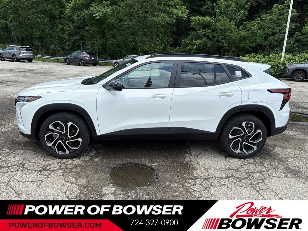 New 2026 Chevrolet Trax RS w/ Sunroof Package FWD video 2