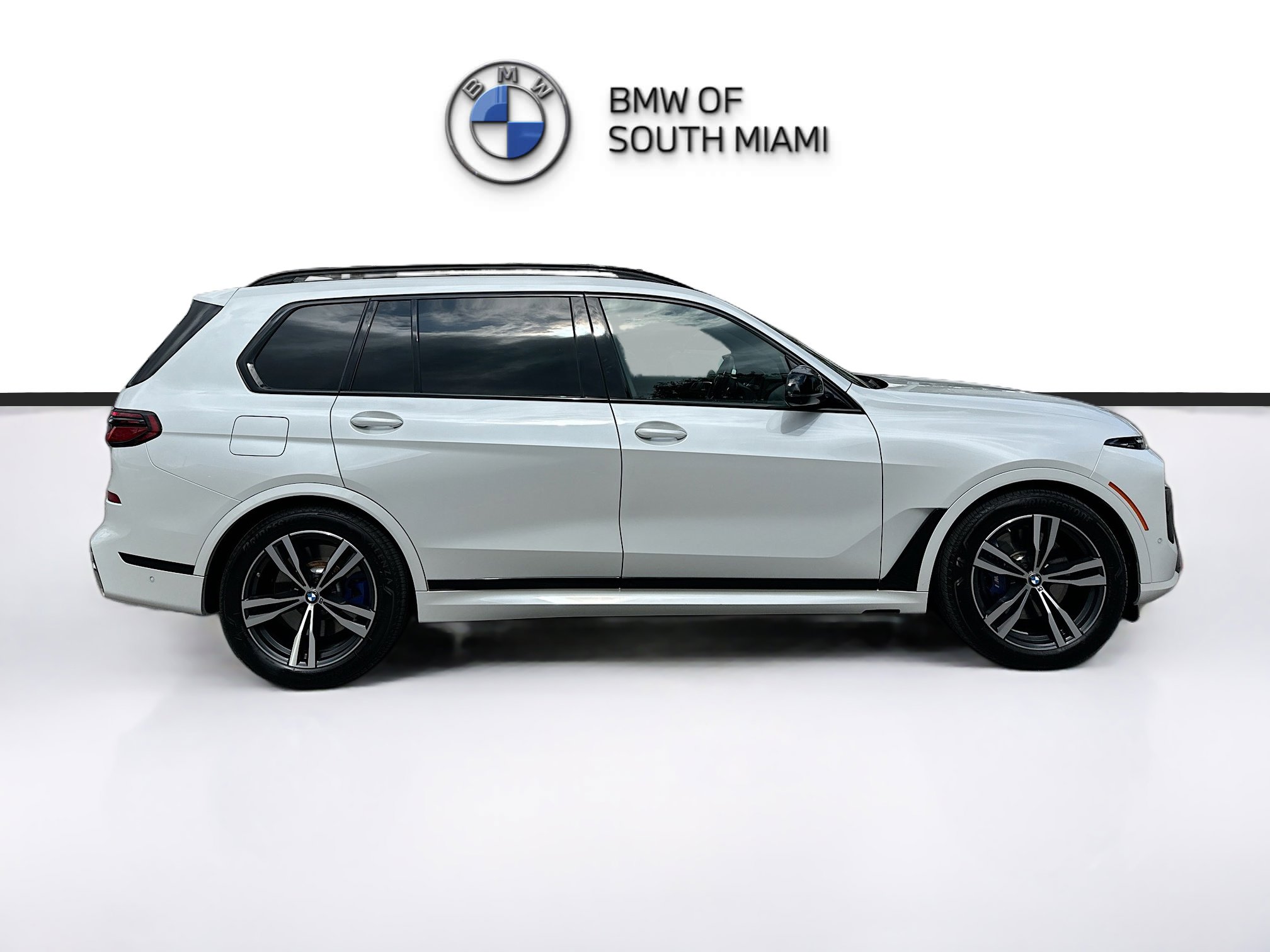 Used 2025 BMW X7 M60i image 8