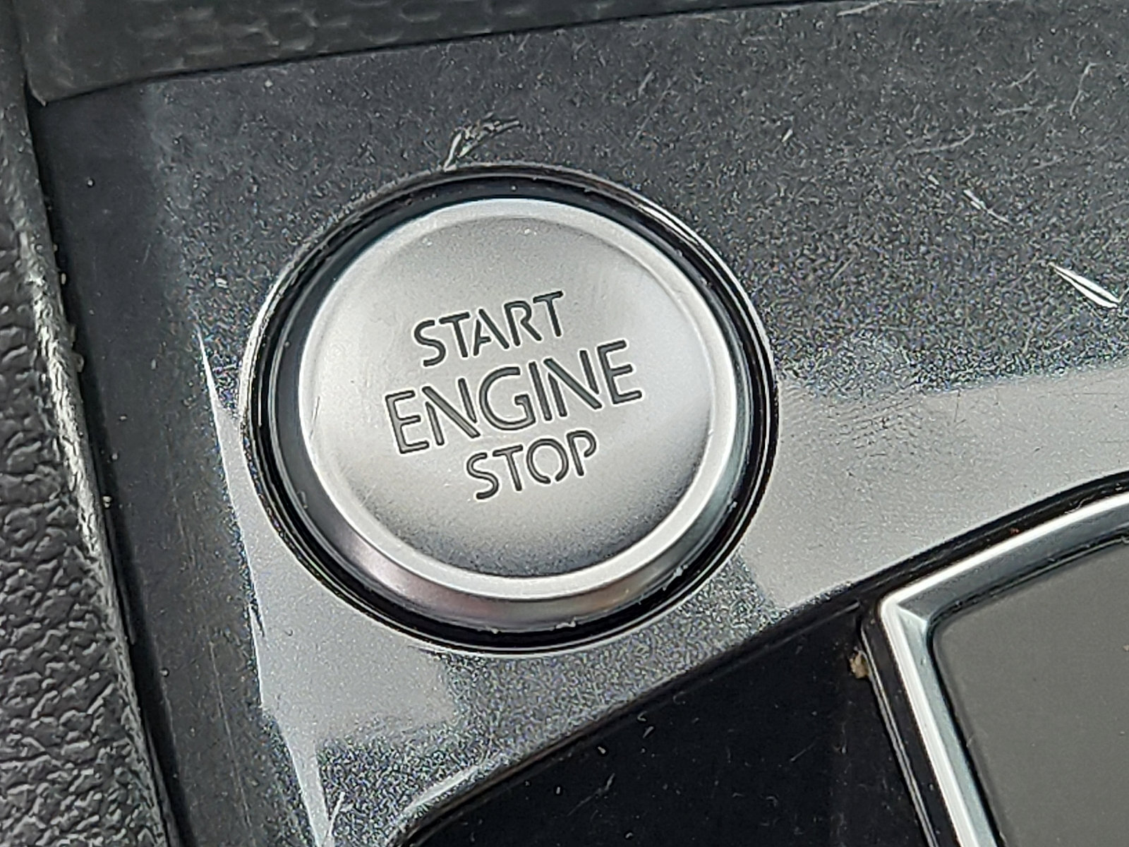 Used 2021 Volkswagen Tiguan SEL w/ 3rd Row Seat Package image 22