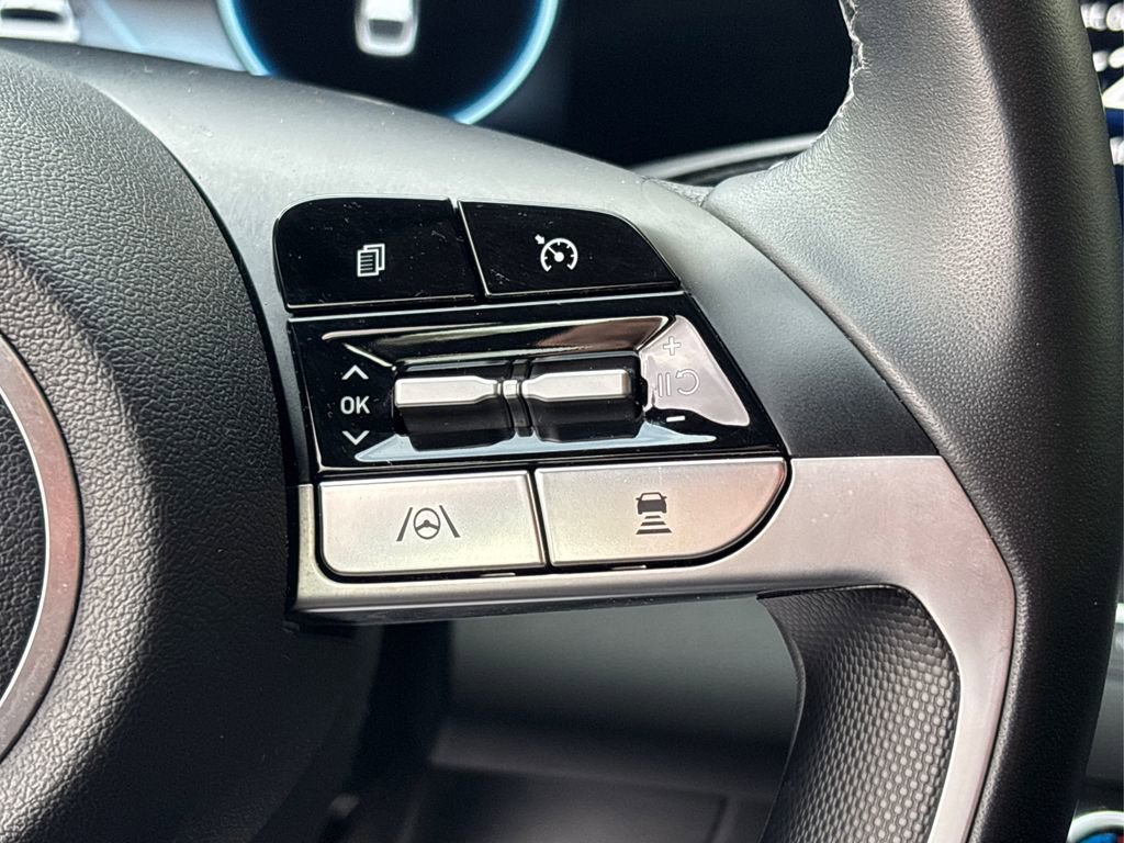 Used 2023 Hyundai Elantra SEL w/ Convenience Package image 25