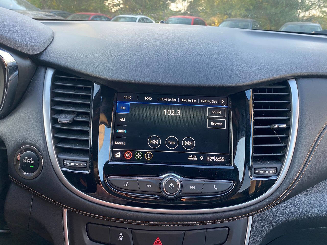 Used 2019 Chevrolet Trax LT w/ LT Convenience Package image 21