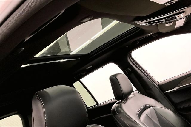 Used 2024 Jeep Grand Cherokee Limited w/ Luxury Tech Group II image 21