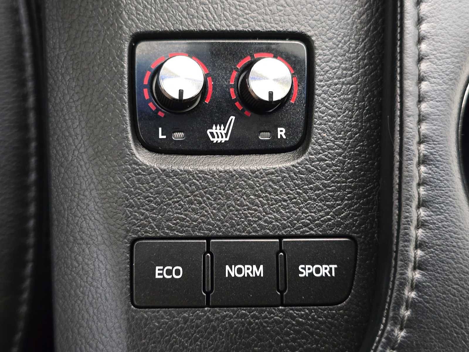 Used 2015 Toyota Avalon XLE Touring FWD image 16