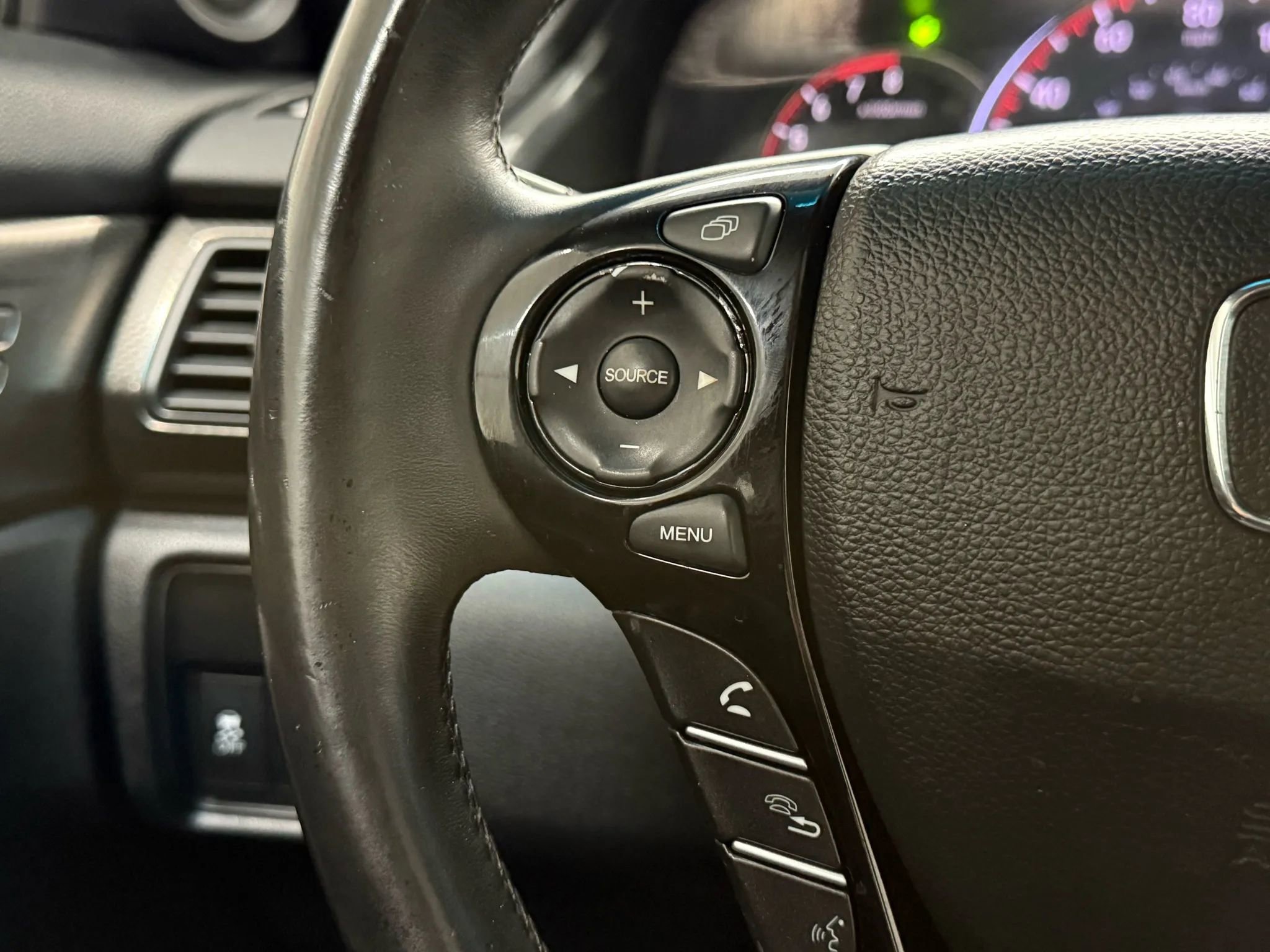 Used 2017 Honda Accord EX-L image 18