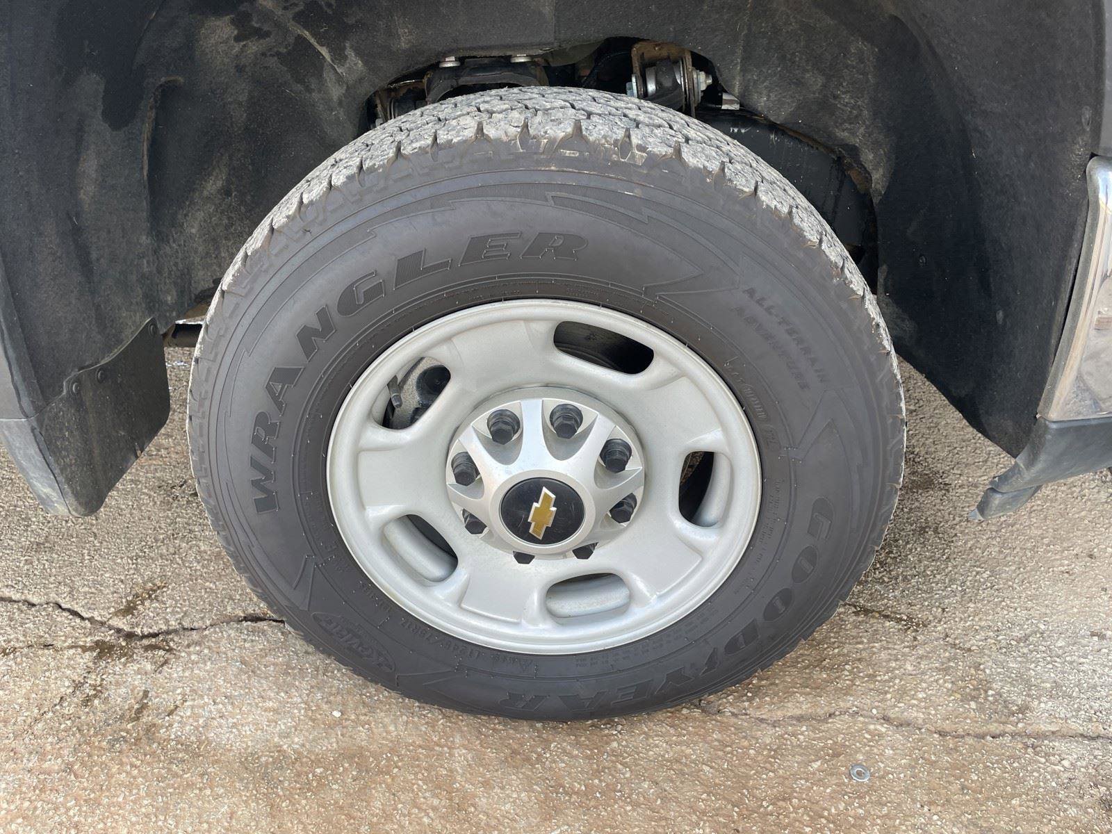 Used 2024 Chevrolet Silverado 2500 W/T w/ WT/CX Safety Package image 34