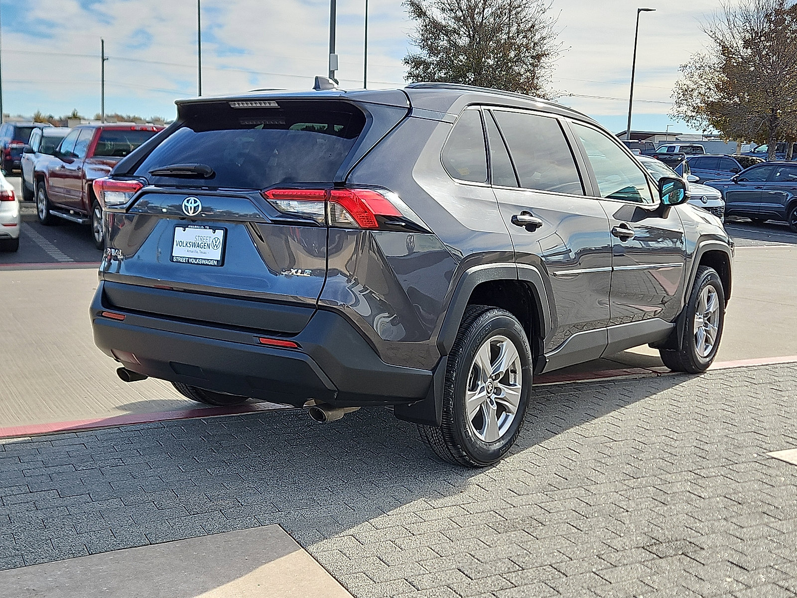 Used 2022 Toyota RAV4 XLE image 3