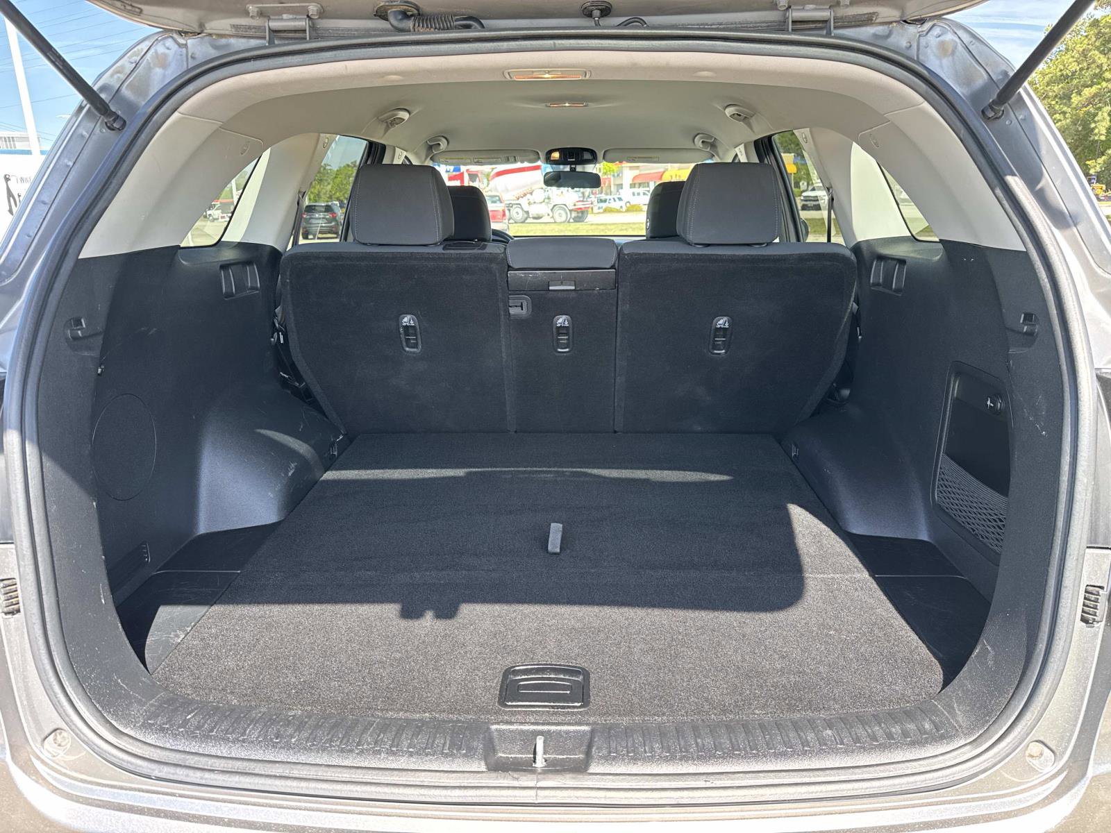 Used 2017 Kia Sorento LX image 12