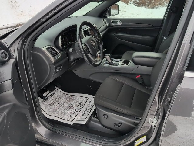 Used 2020 Jeep Grand Cherokee Laredo image 13