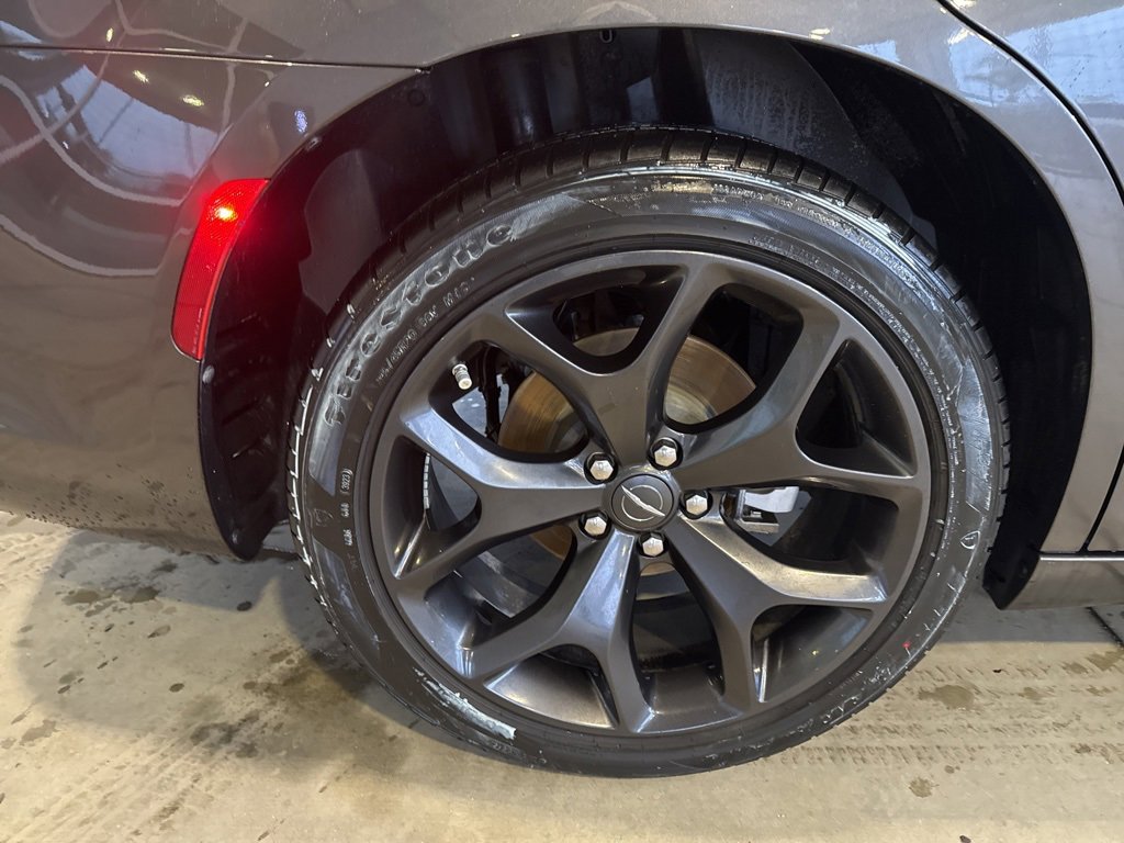 Certified 2023 Chrysler 300 Touring w/ Sport Appearance Package image 10