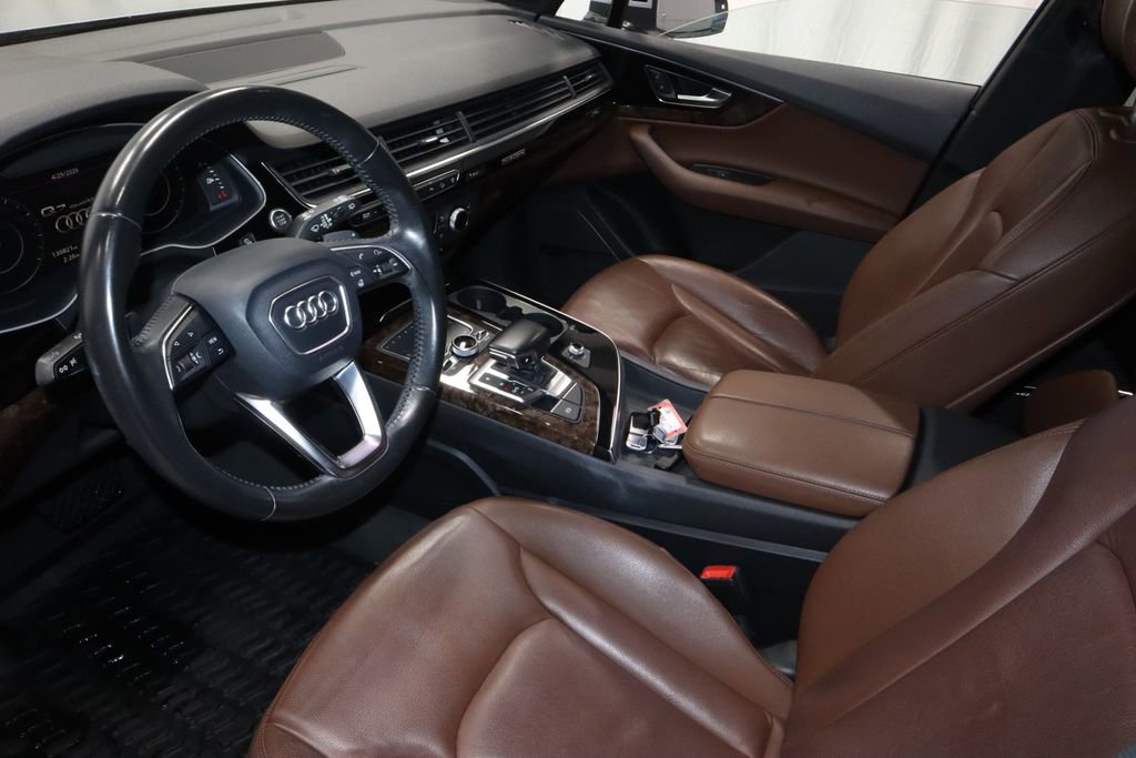 Used 2017 Audi Q7 3.0T Premium Plus w/ Premium Plus Package AWD/4WD image 27