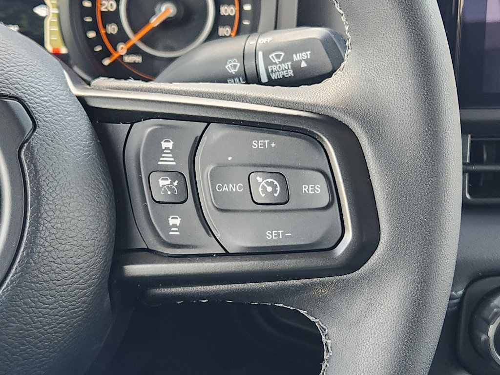 Used 2025 Jeep Gladiator Mojave w/ Convenience Group image 27