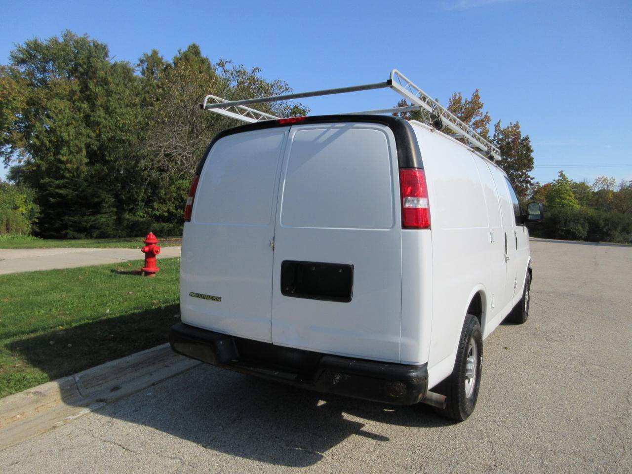 Used 2017 Chevrolet Express 3500 RWD image 10