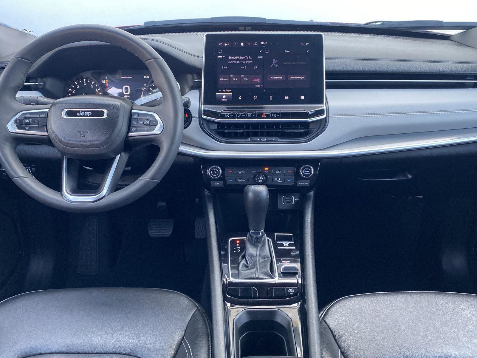 Used 2025 Jeep Compass Limited image 17