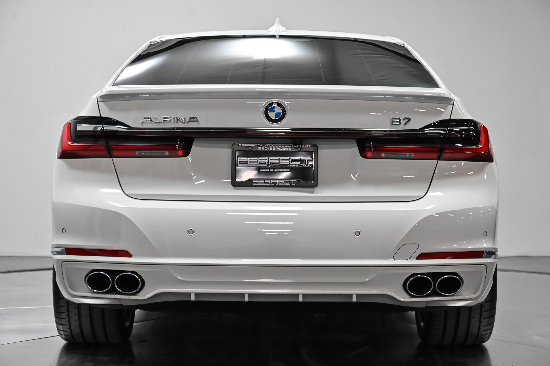 Used 2022 BMW ALPINA B7 xDrive w/ Luxury Rear Seating Package AWD/4WD image 14