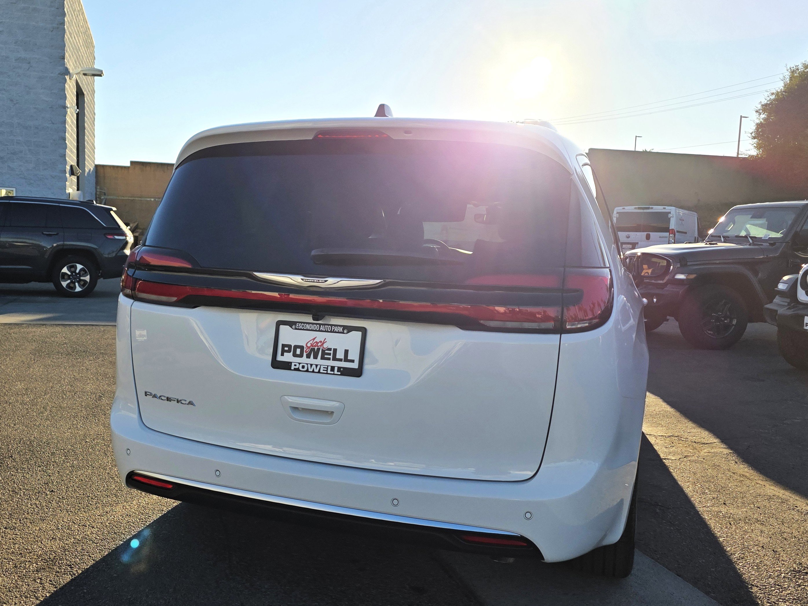 New 2026 Chrysler Pacifica Pinnacle image 4