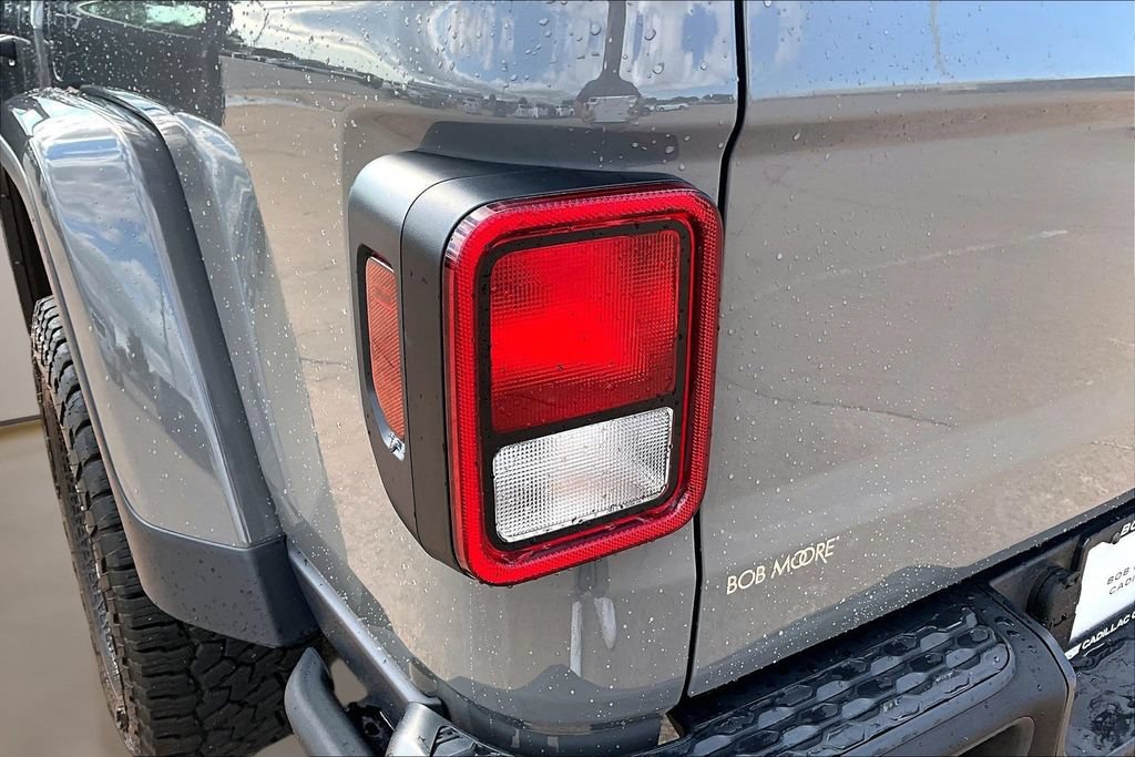 Used 2022 Jeep Gladiator Rubicon w/ Trailer Tow Package AWD/4WD image 32