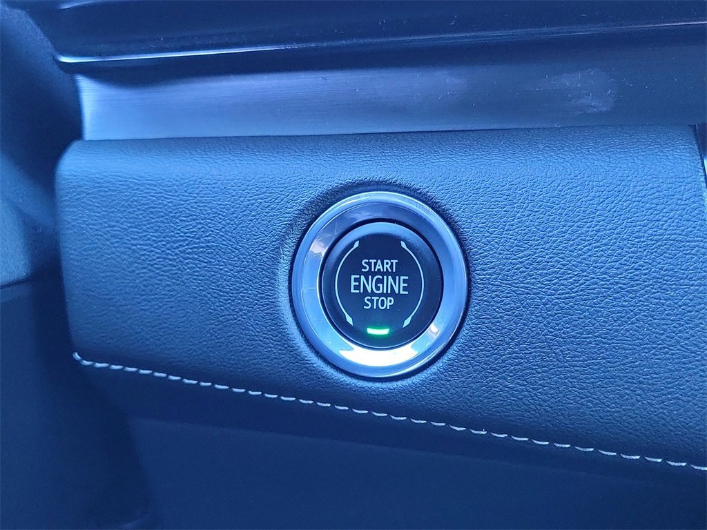 Certified 2023 Cadillac Escalade Premium Luxury w/ Performance Package image 16