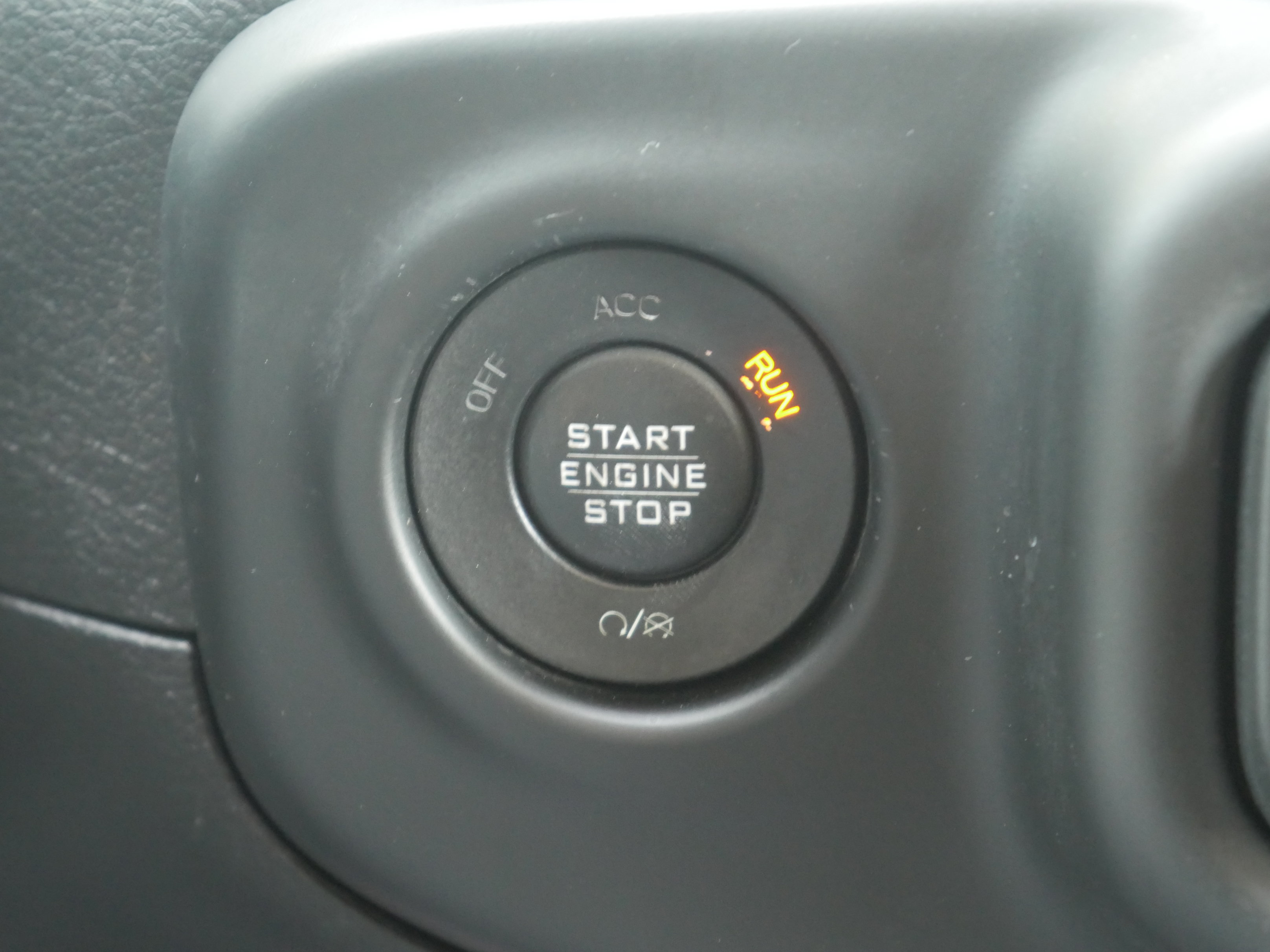 Used 2018 Jeep Wrangler Unlimited Sahara AWD/4WD image 8