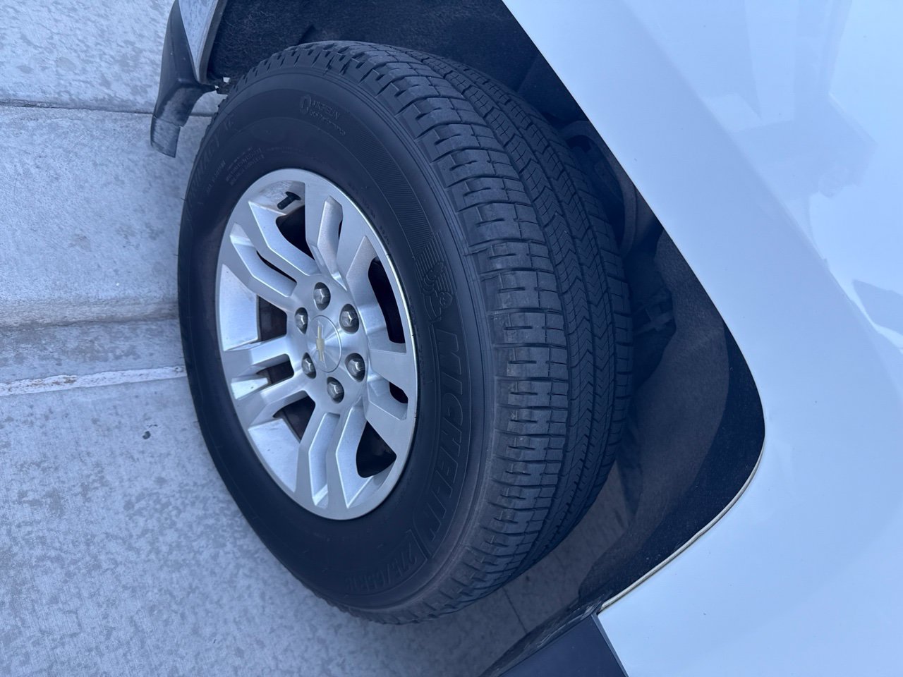 Used 2017 Chevrolet Silverado 1500 LT w/ All Star Edition AWD/4WD image 6