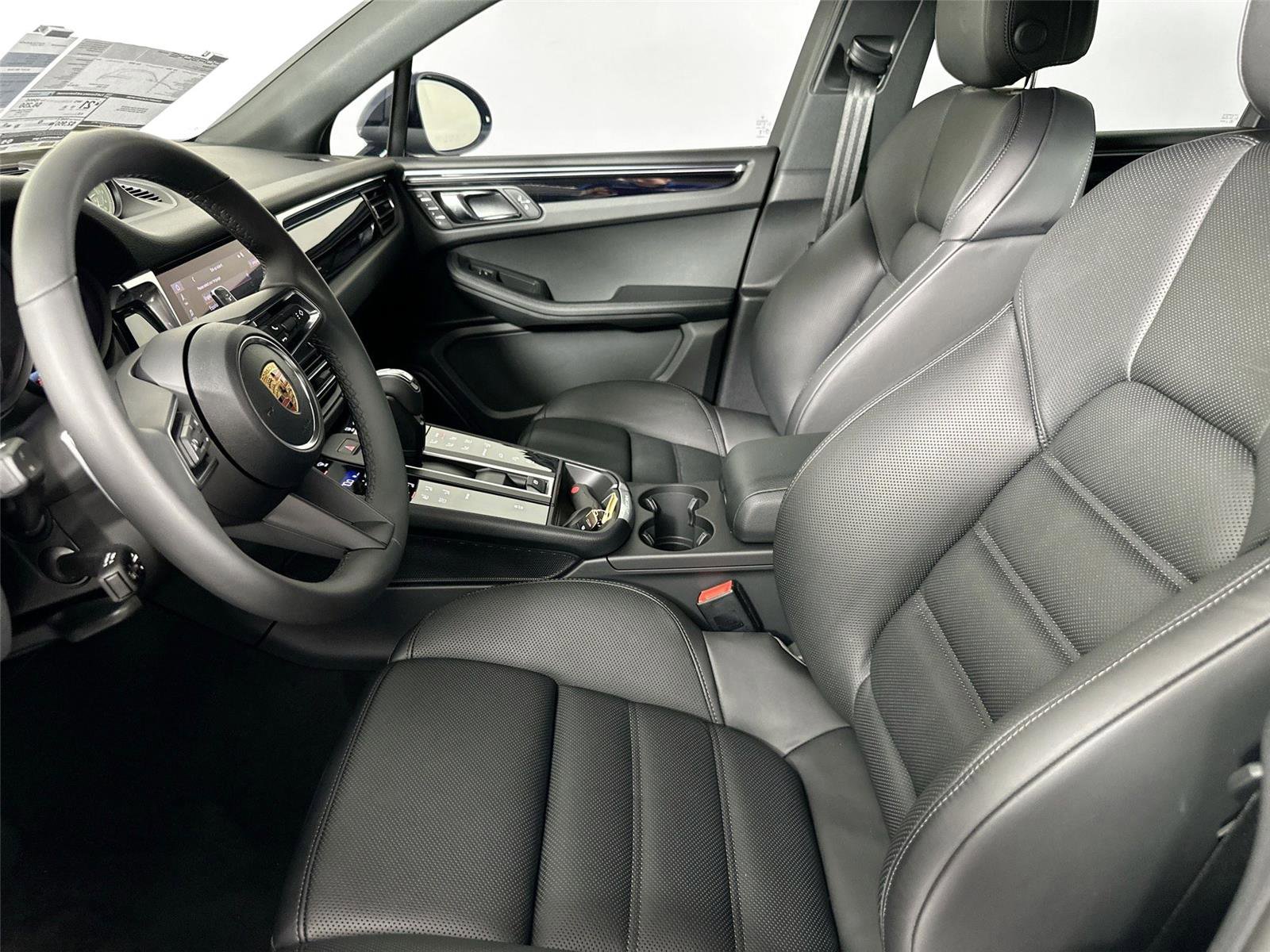 Certified 2026 Porsche Macan Turbo AWD/4WD image 5