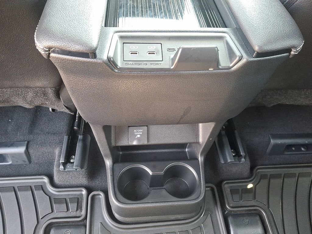 Used 2026 Toyota Sienna XSE image 5