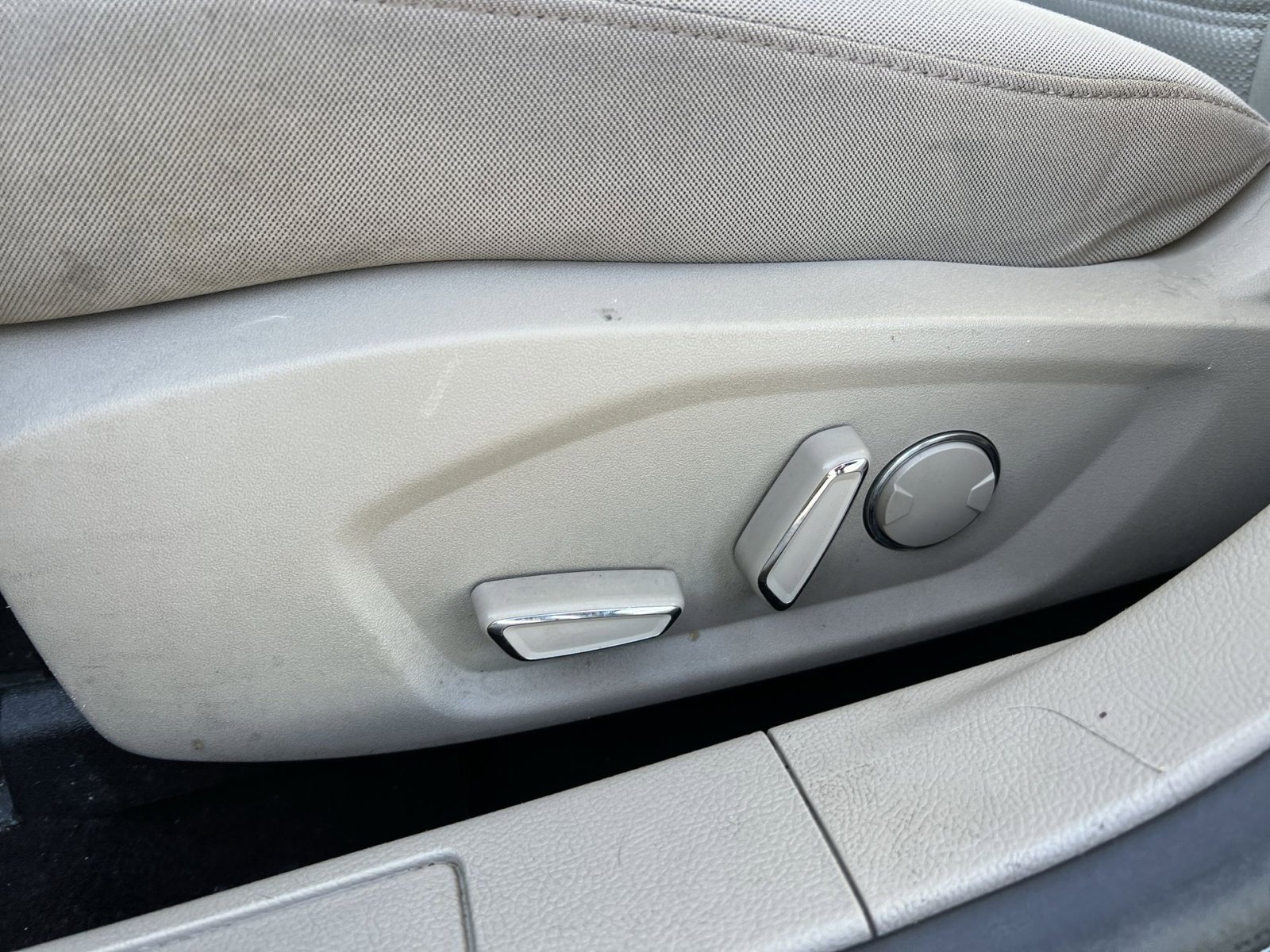 Used 2020 Ford Fusion SE image 14