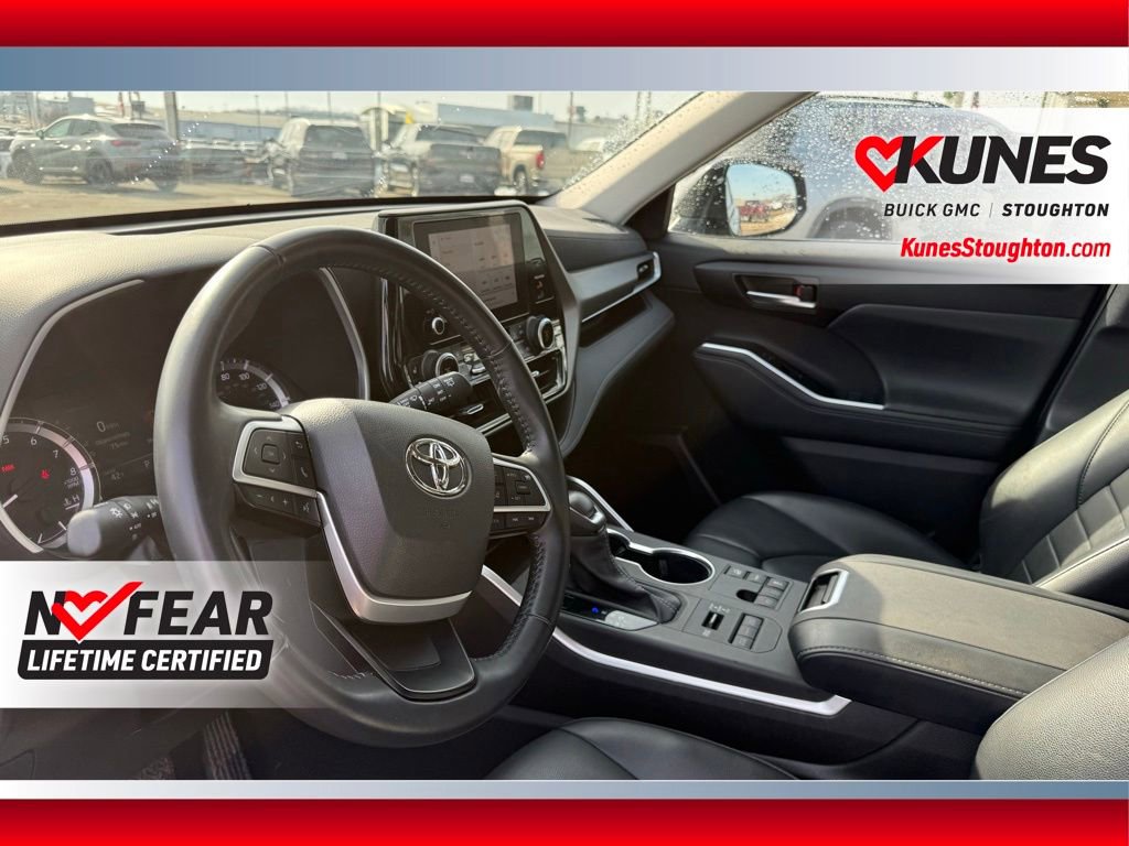Used 2023 Toyota Highlander XLE image 15