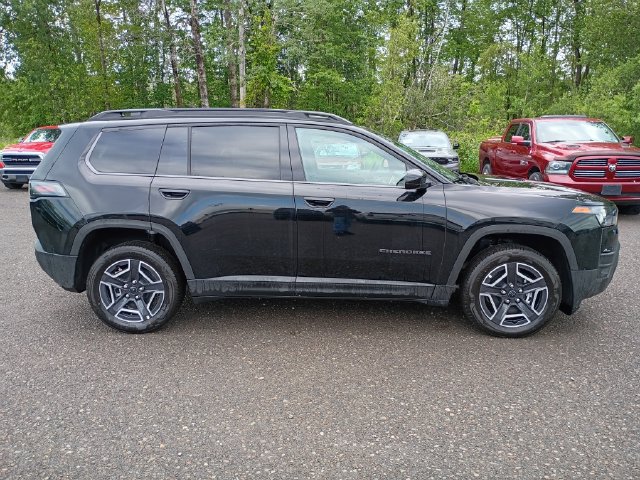 Used 2026 Jeep Cherokee Laredo AWD/4WD image 4