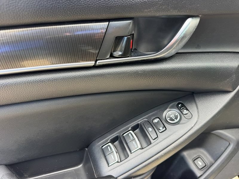 Used 2020 Honda Accord Sport image 32