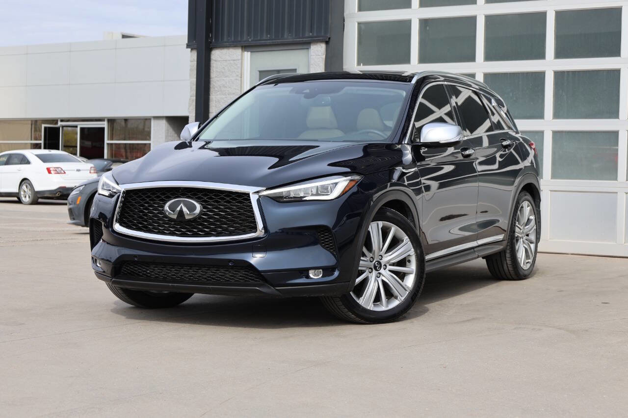 Used 2021 INFINITI QX50 Sensory w/ Accent Package image 3