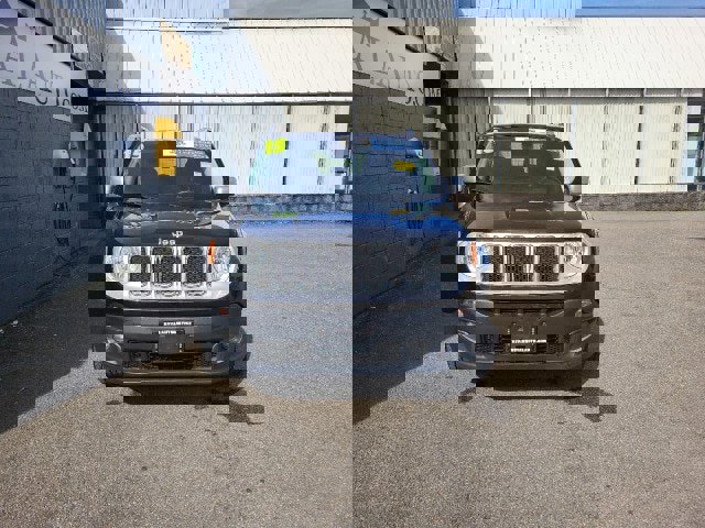 Used 2015 Jeep Renegade Limited image 4