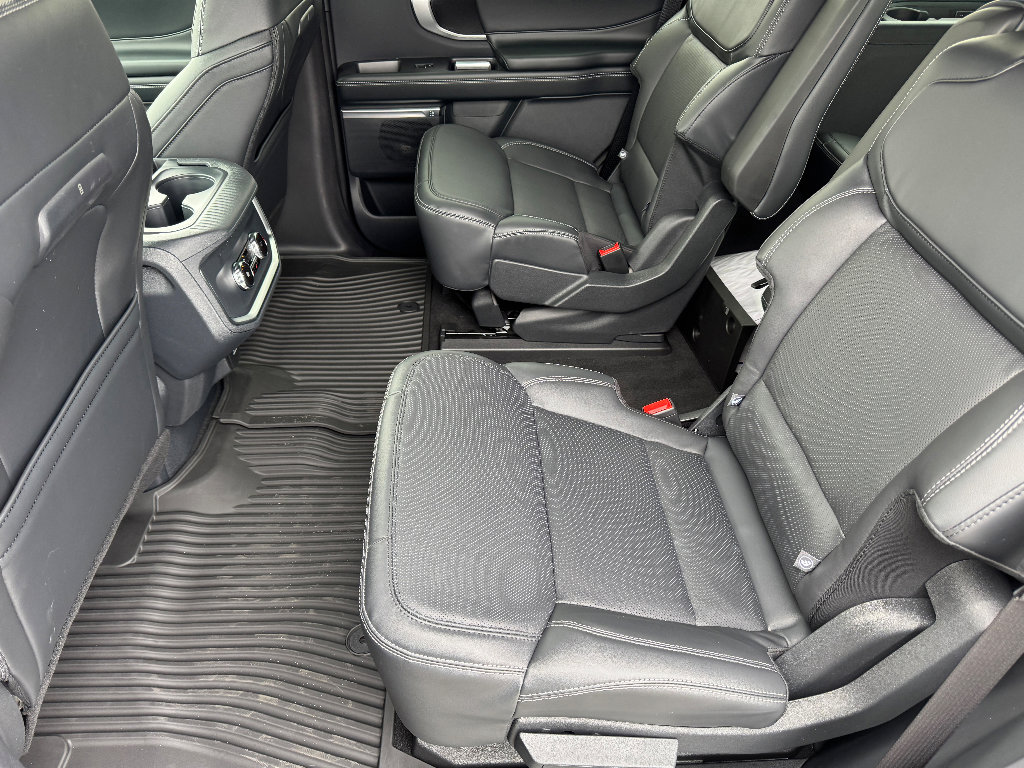 New 2026 Ford Expedition Platinum image 15