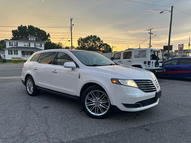 Used 2018 Lincoln MKT AWD w/ Technology Package image 4