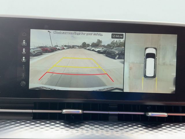 Used 2024 Kia Carnival SX Prestige image 27