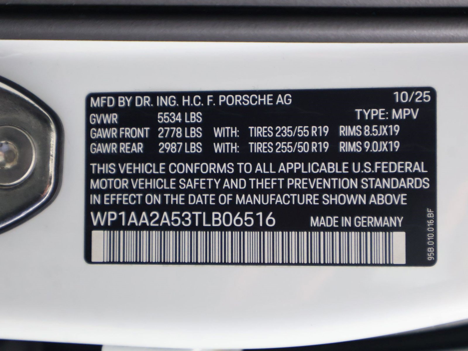Certified 2026 Porsche Macan AWD/4WD image 19